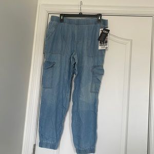 NWT🤍 utility joggers